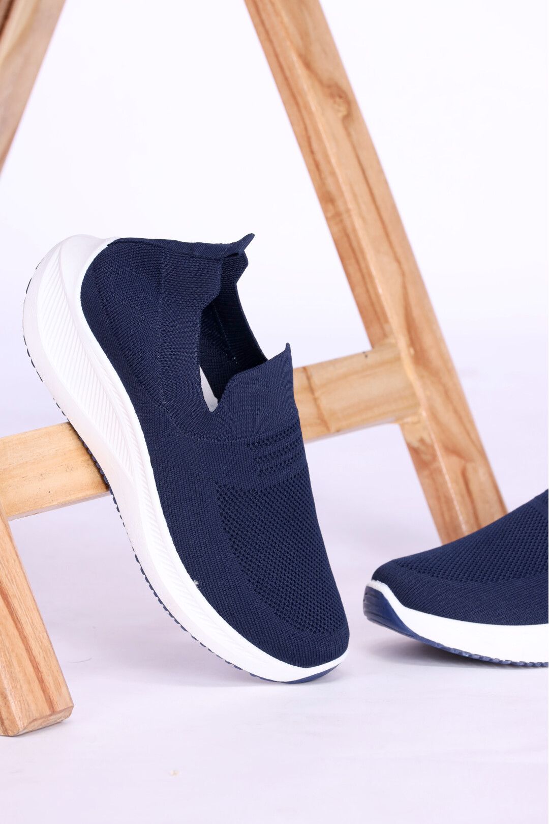 MEN'S BLUE SKECHERS SHOES